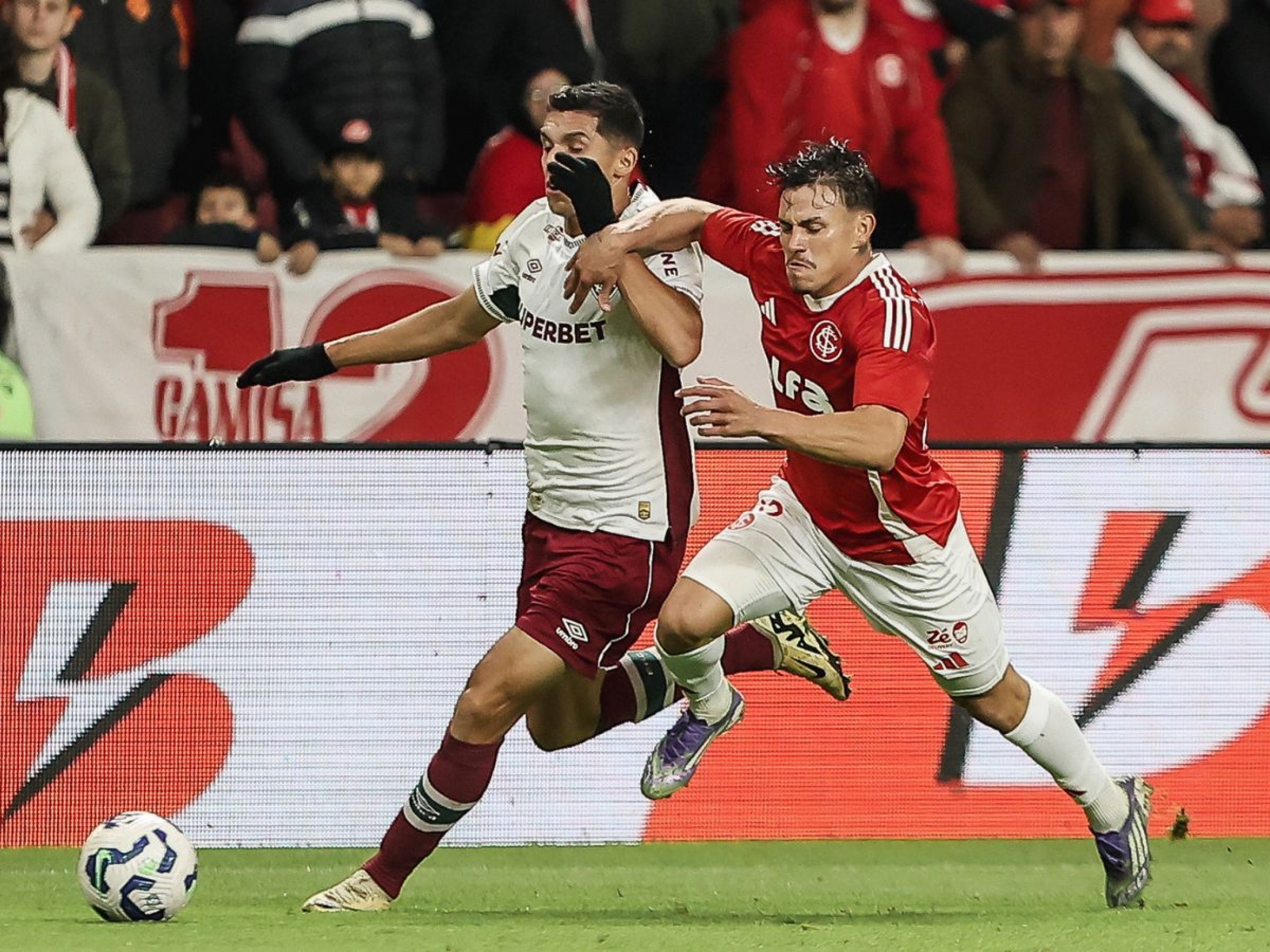 Inter joga bem, mas sai na desvantagem em disputa de 180 minutos com o Fluminense