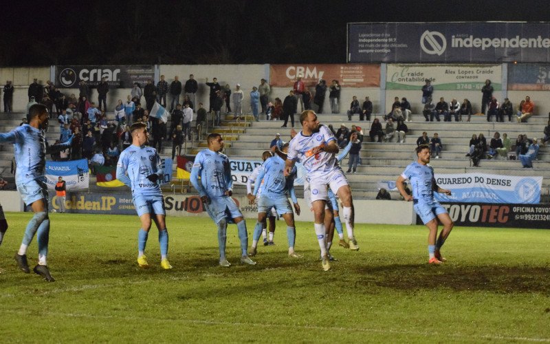 Zagueiro Micael marcou o gol da vitória