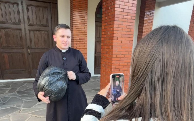 Padre de Três Coroas grava vídeos criativos para convidar fiéis às missas | abc+