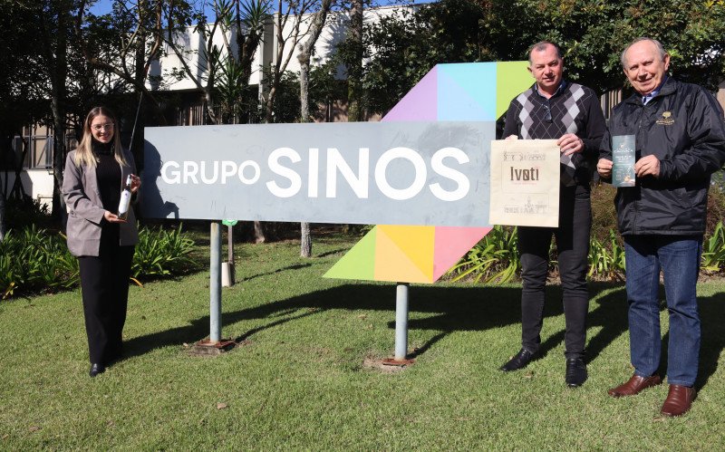 Secretária de Turismo, Cultura e Desporto, Raiama Trenkel, prefeito Valdir José Ludwig e proprietário da cachaçaria Casa Buchmann, Paulo Buchmann, em visita ao Grupo Sinos. | abc+