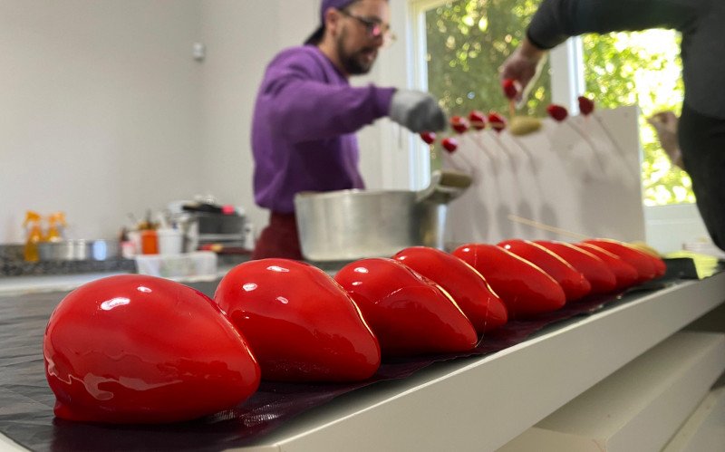 Doceria de Canela é considerada pioneira do morango do amor