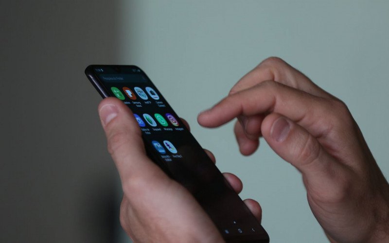 Mais de 300 celulares são apreendidos em mercado popular do Rio | abc+