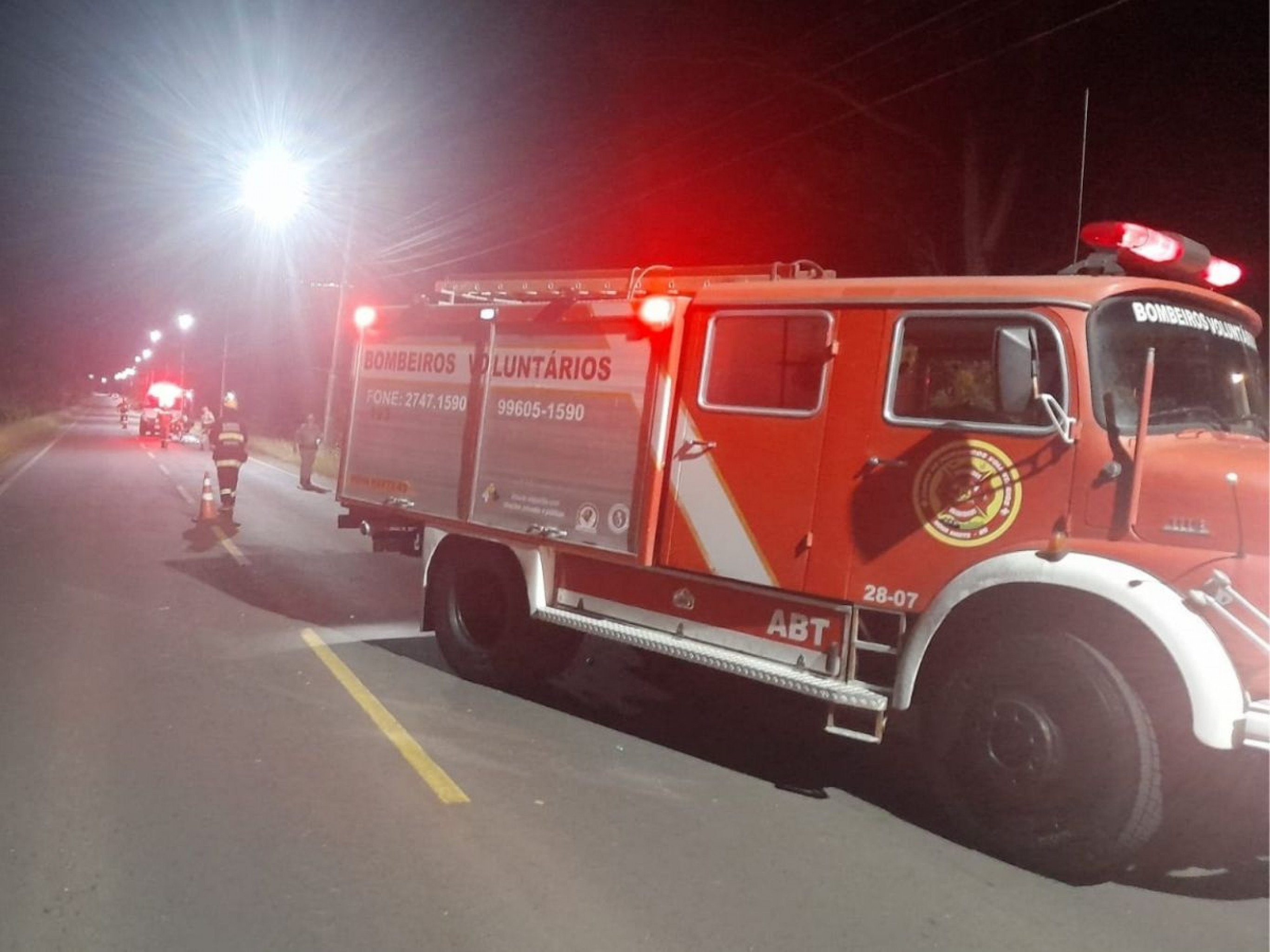 Motociclista morre ao colidir contra poste em rodovia da região