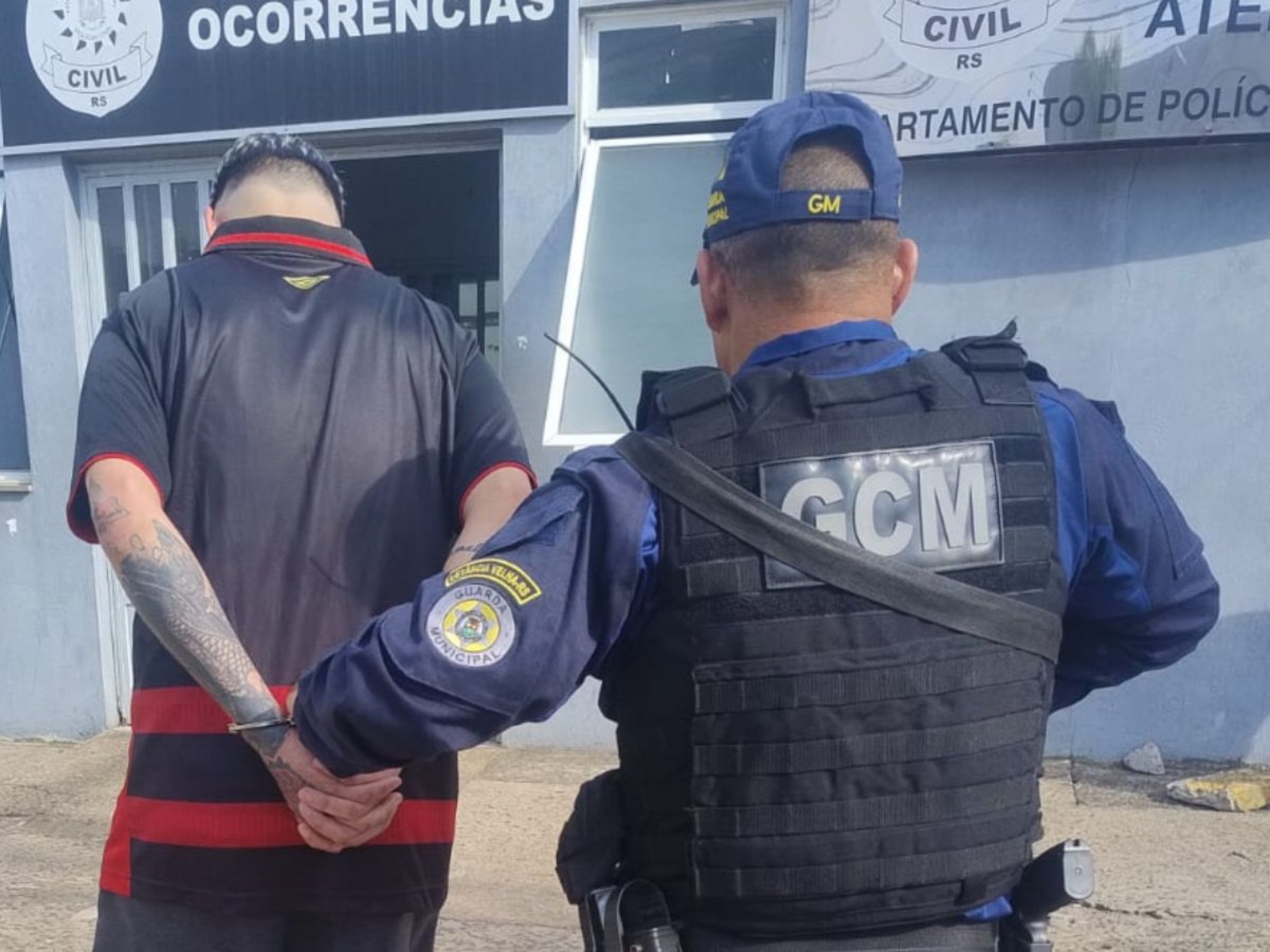 Traficante foragido é preso dentro de transporte por aplicativo no Vale do Sinos