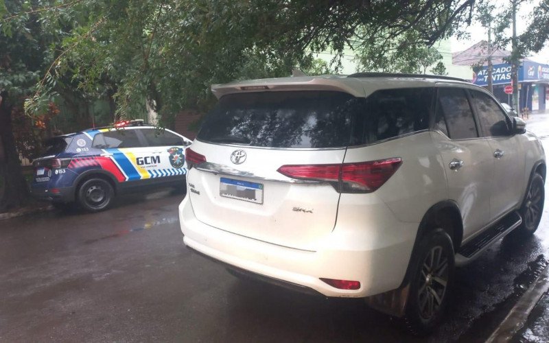 Toyota Hilux SW4 branca foi encontrada no Centro de São Leopoldo | abc+