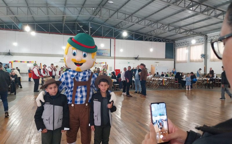 Festa do Colono - De Volta às Origens: Colonito com os gêmeos Arthur e Otávio Machado