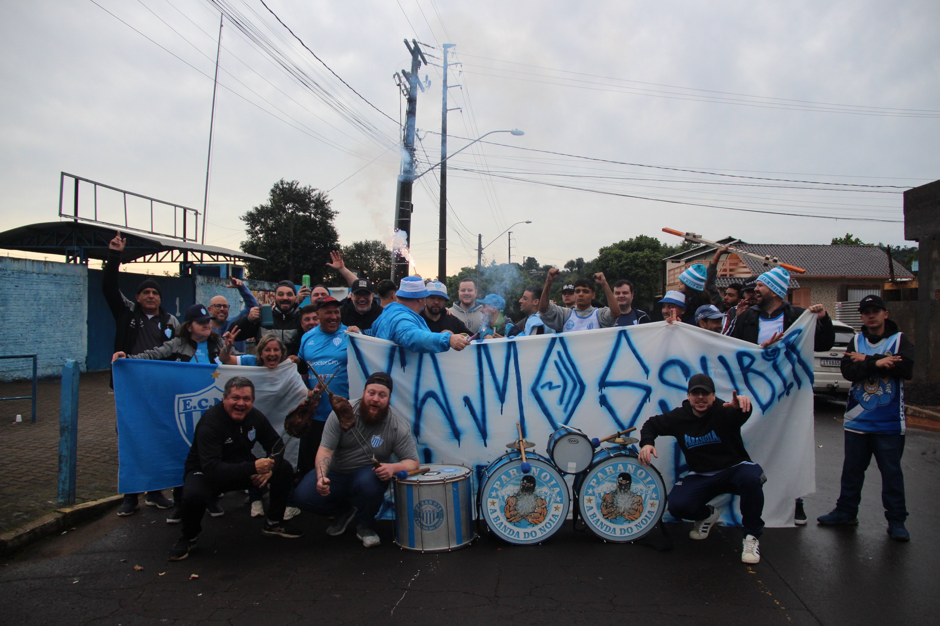 Mesmo com adiamento, torcida do Noia manteve a festa em frente ao Estádio do Vale