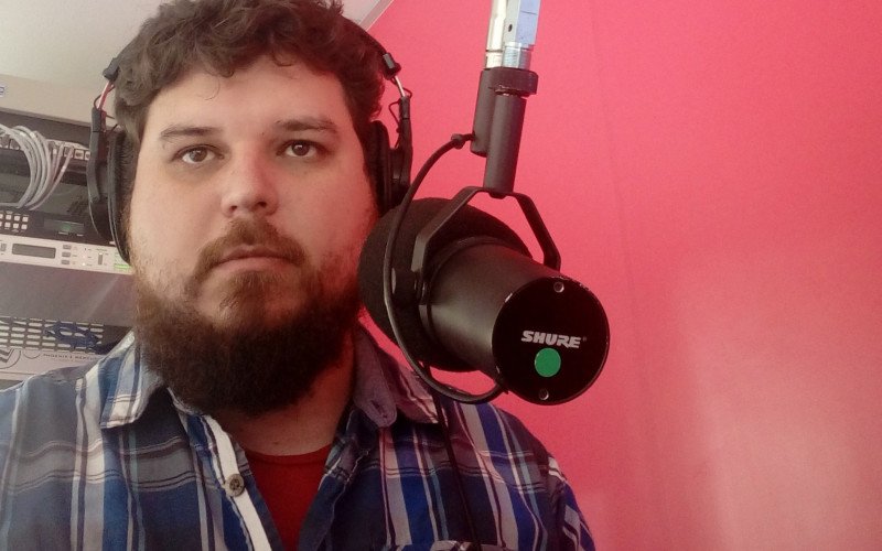 Rodrigo de Oliveira escreve fala e escreve sobre cinema desde 2003 e foi votante no Globo de Ouro | abc+