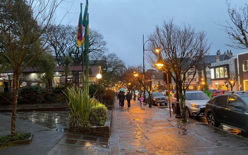 Chuva no Centro de Gramado