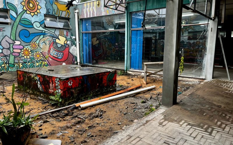 Biblioteca, na Praça 20 de Setembro, é reformada