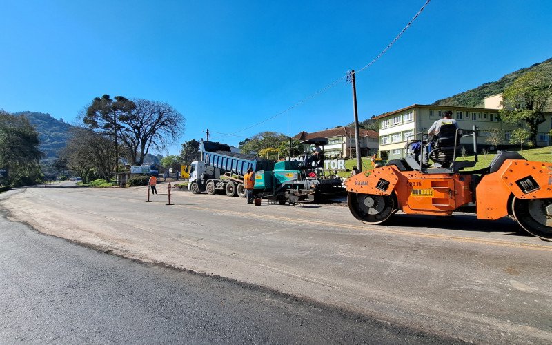 Construção de acesso na RS-235, em Nova Petrópolis