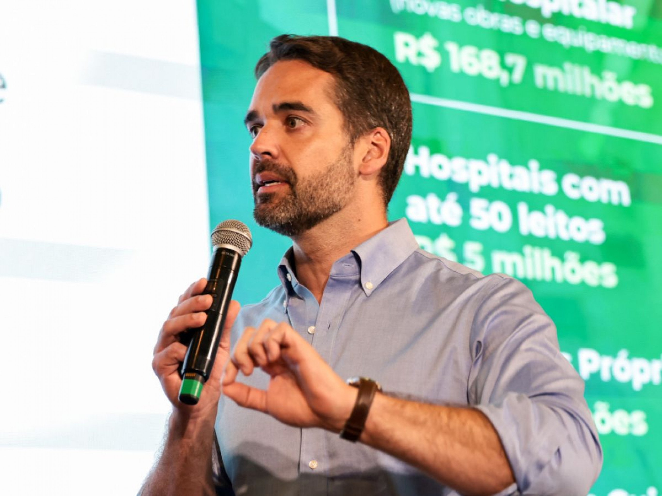 "Não gosto da ideia de um ex-presidente não poder se manifestar", diz Eduardo Leite sobre prisão de Bolsonaro