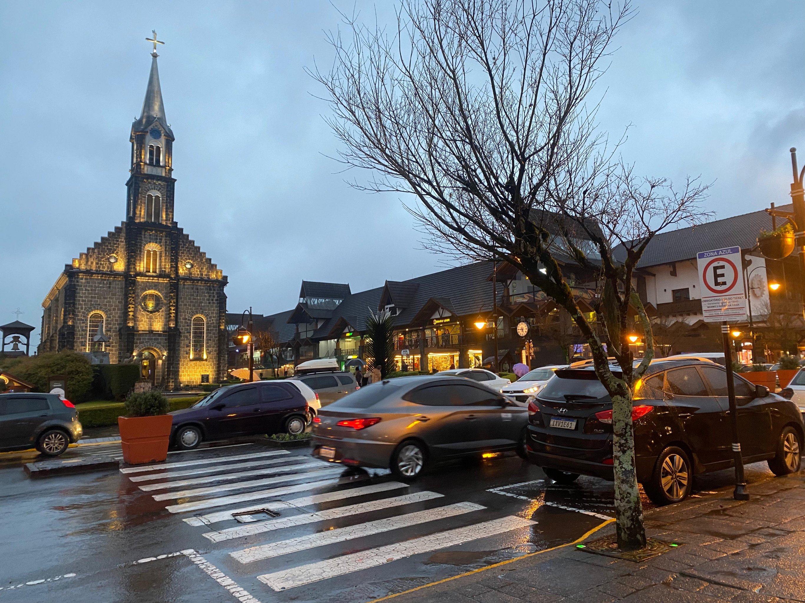 Chuva dará breve trégua, mas já tem data para retornar em Gramado; frio também está de volta