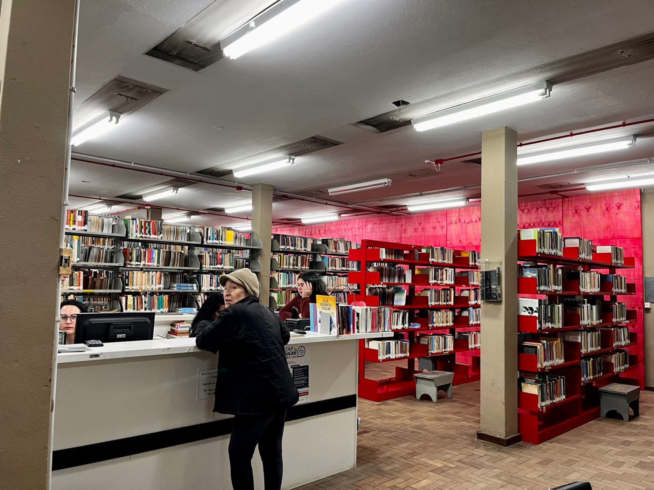 Mesmo em obras, Biblioteca de São Leopoldo segue aberta ao público