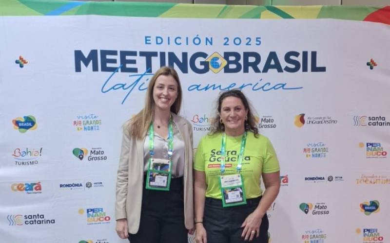 Representam Gramado a turismóloga Barbara Konrath, da Secretaria de Turismo, e Carlise Bianchi, da empresa Brocker Turismo