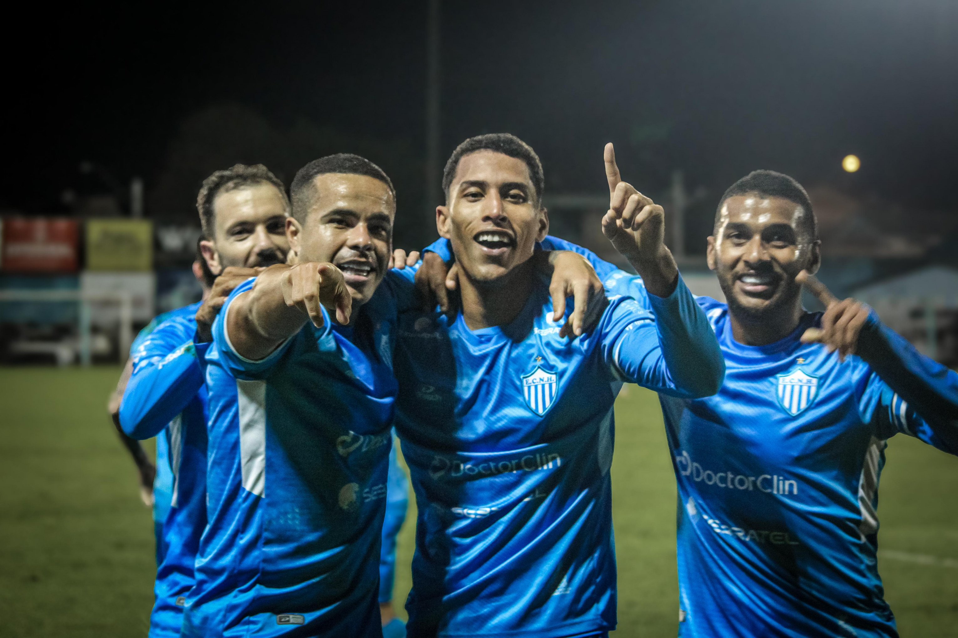 Novo Hamburgo goleia o Gramadense e avança na Divisão de Acesso
