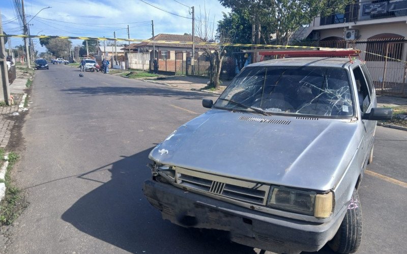 Fiat Uno envolvido no acidente foi periciado no local do acidente | abc+