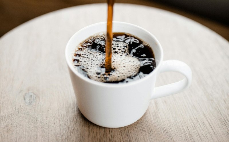 Aquele cafézinho durante as manhãs pode espantar mais do que o sono | abc+