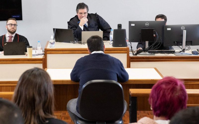 Tribunal do Júri de Cachoeirinha condena neto acusado de matar avô e a companheira dele | abc+