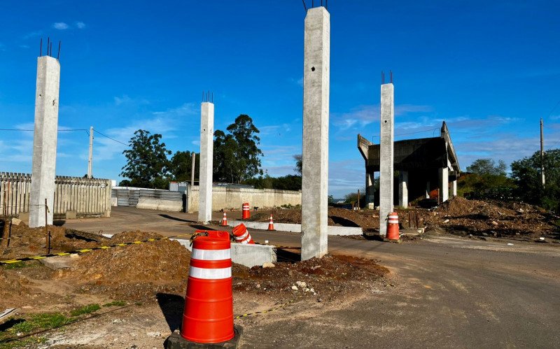 Viaduto foi batizado como nome de Carlos Rivaci Sperotto, ex-presidente da Federação da Agricultura do Estado do Rio Grande do Sul (Farsul), falecido em dezembro de 2017