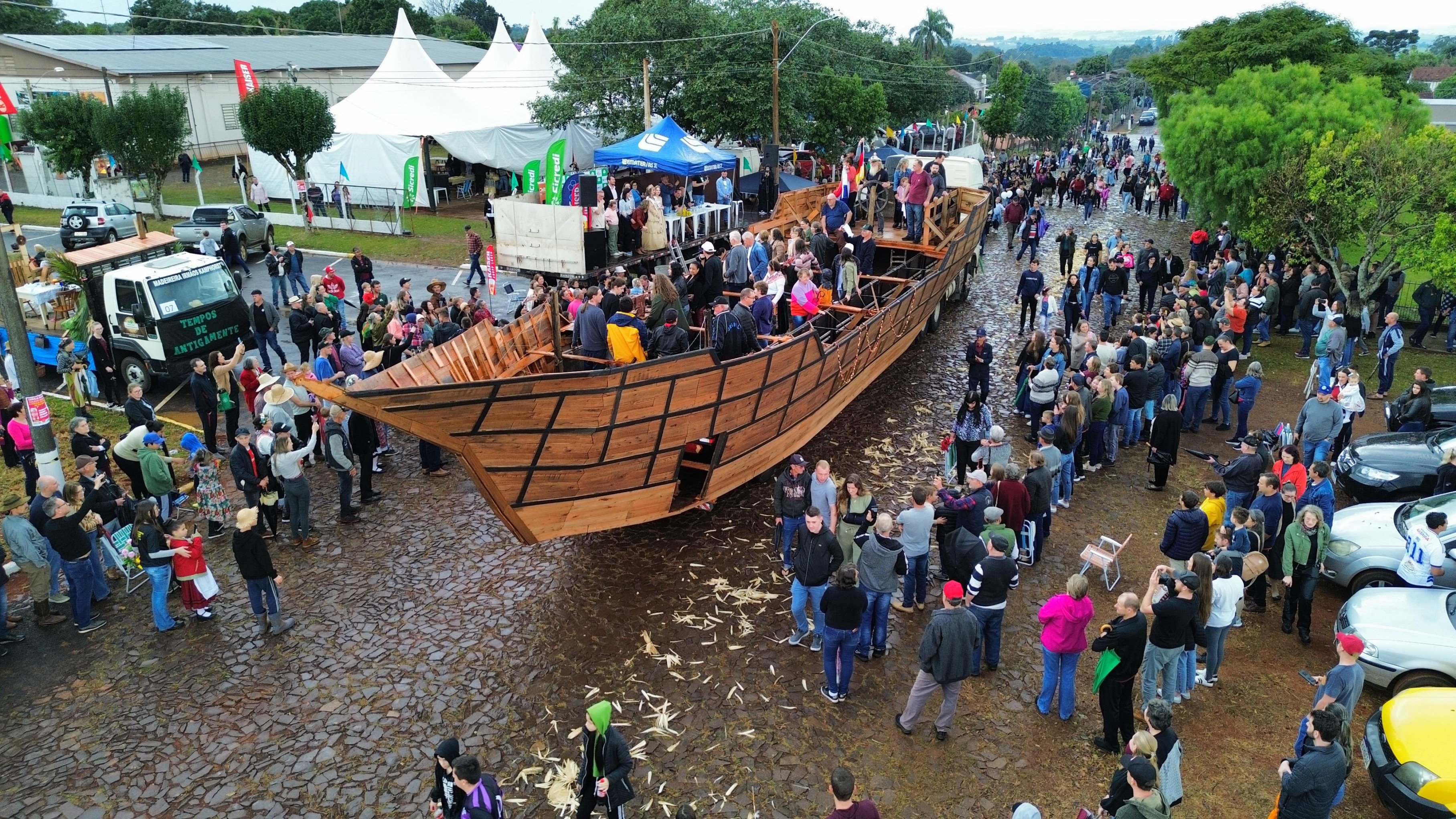 Descendentes prestam homenagens a imigrantes "náufragos" do navio Helena en Maria