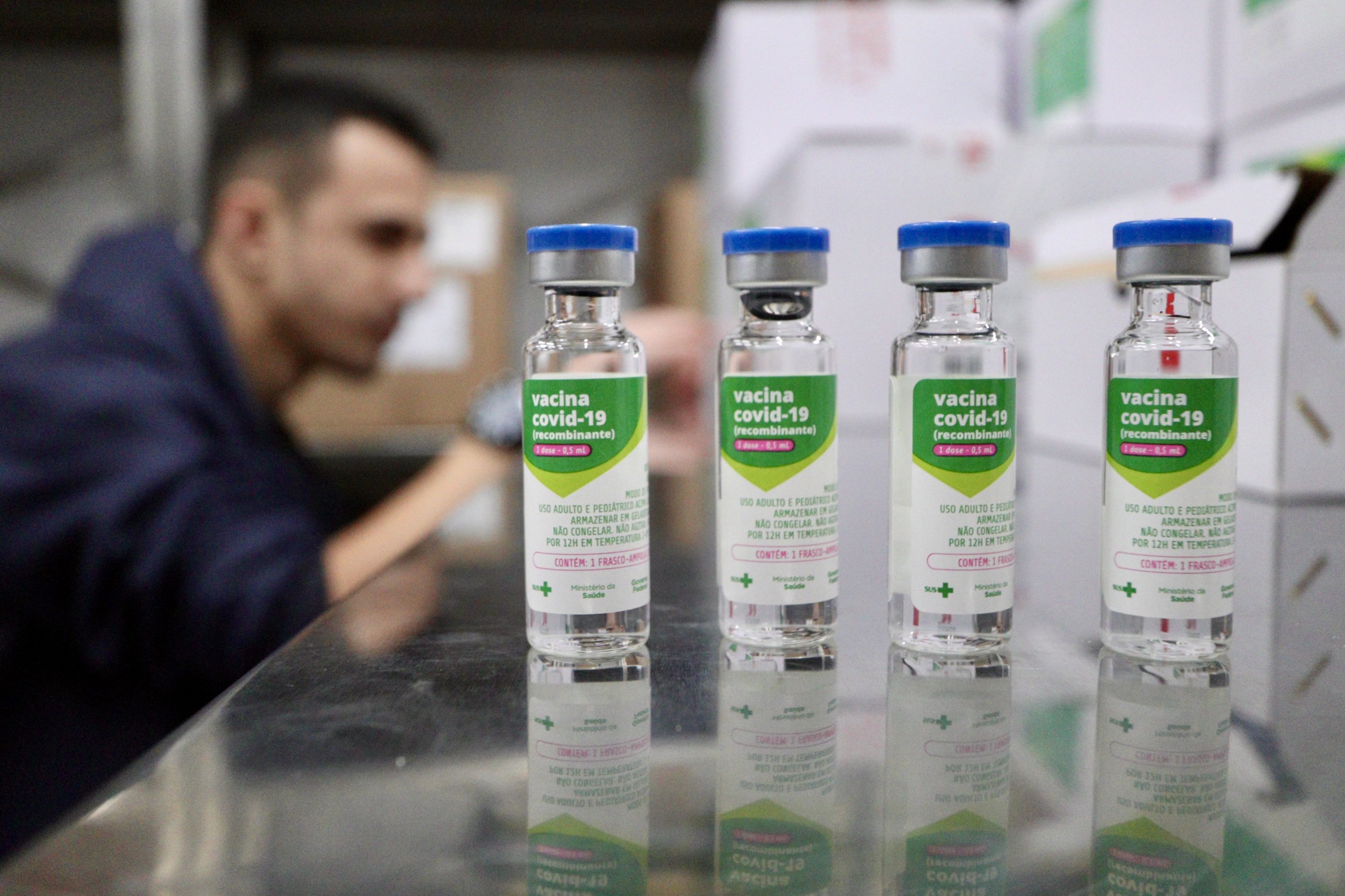 Vacinas contra covid-19 serão atualizadas contra novas variantes; saiba mais