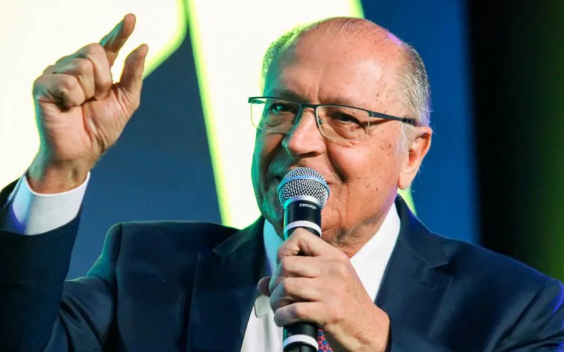 Plano de contingência ao tarifaço deve sair até terça, diz Alckmin | abc+
