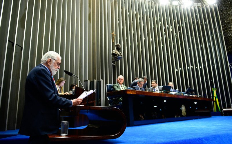 Líder do governo no Senado, Jaques Wagner lembrou que há um projeto do governo para elevar a isenção para rendimentos de R$ 5 mil por mês | abc+