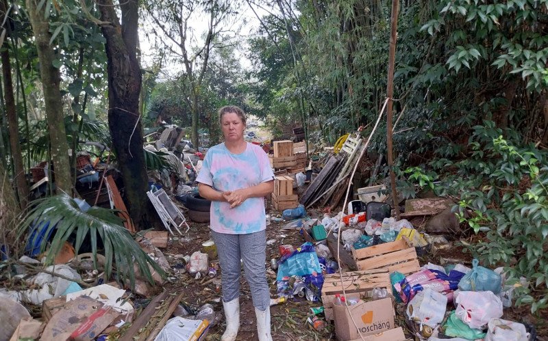 Elisabete Baumgratz da Costa diz que a área onde tem material reciclado não foi atingida | abc+