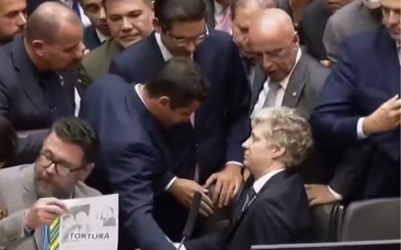 Van Hattem está entre deputados indicados por Hugo Motta para serem afastados | abc+