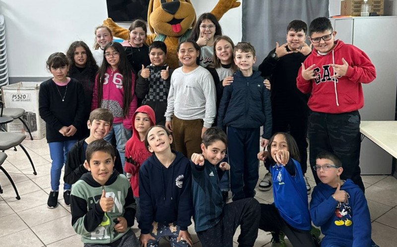 Programa Unidade Móvel de Castração chega nos bairros Prinstrop e Pórtico II