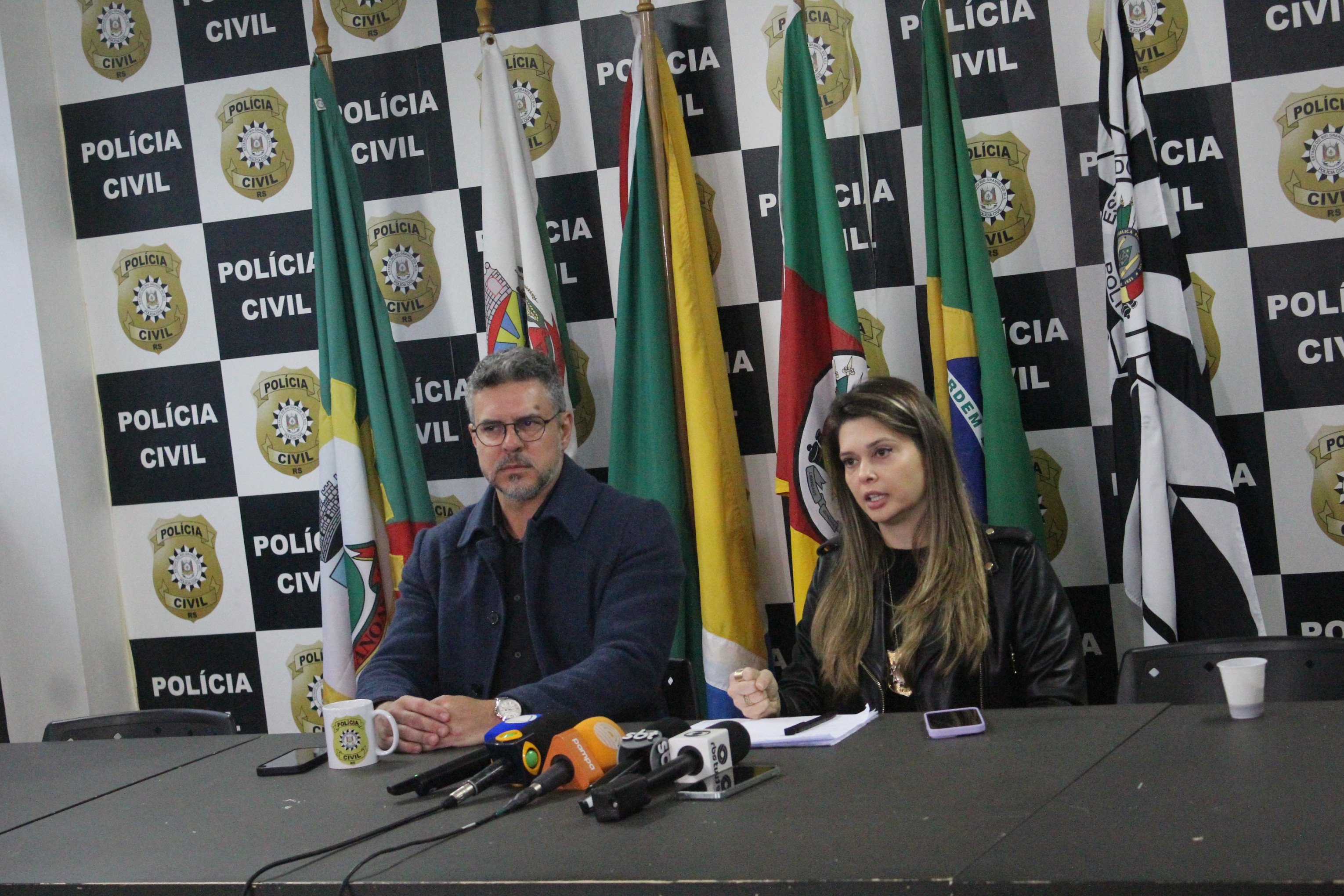 "Tudo nos leva a crer que ela matou o bebê": Esposa de suposto pai de santo teria assassinado criança no trajeto para esconder corpos em bueiro