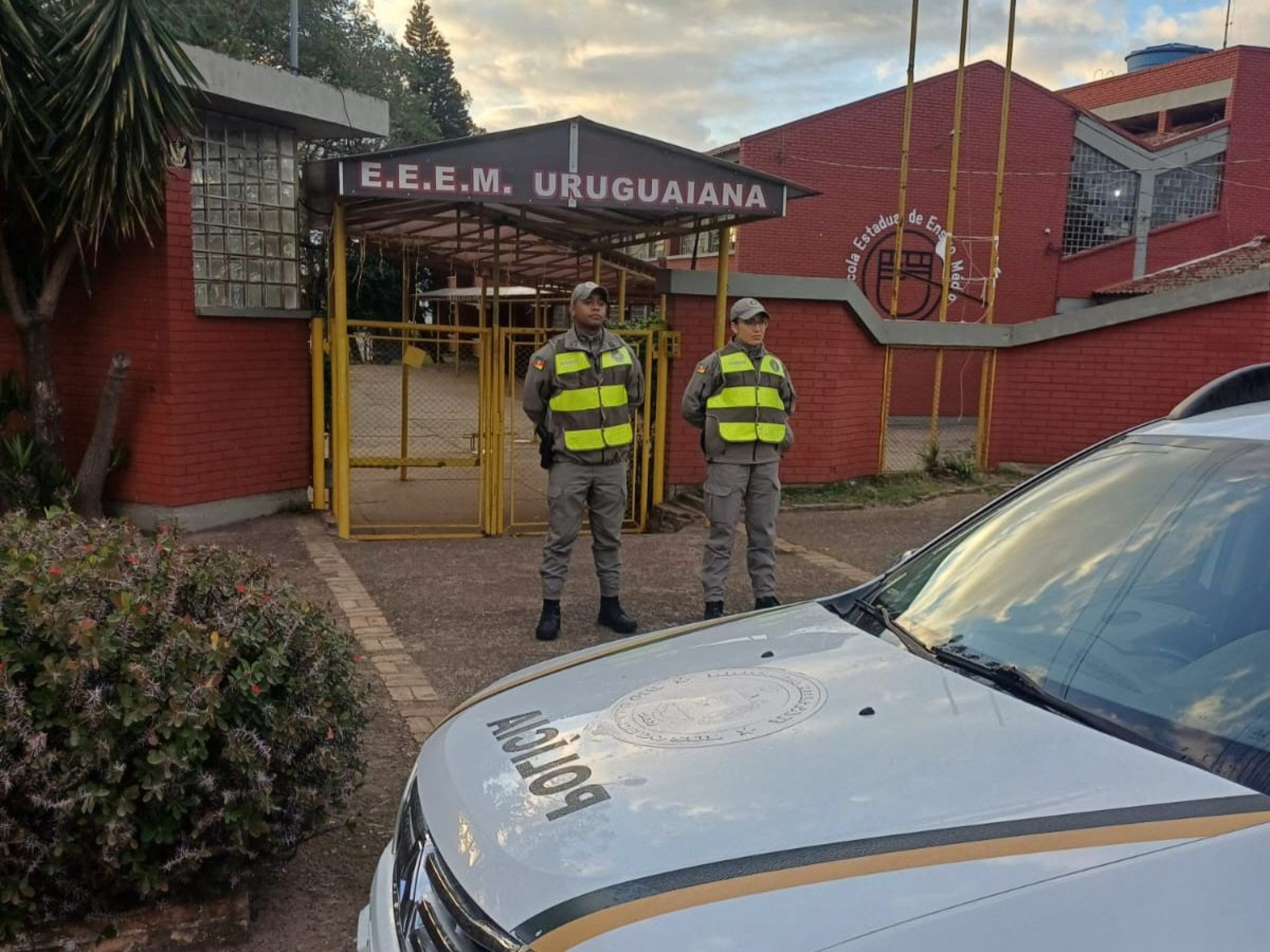 Policiamento reforçado garante segurança nas escolas gaúchas