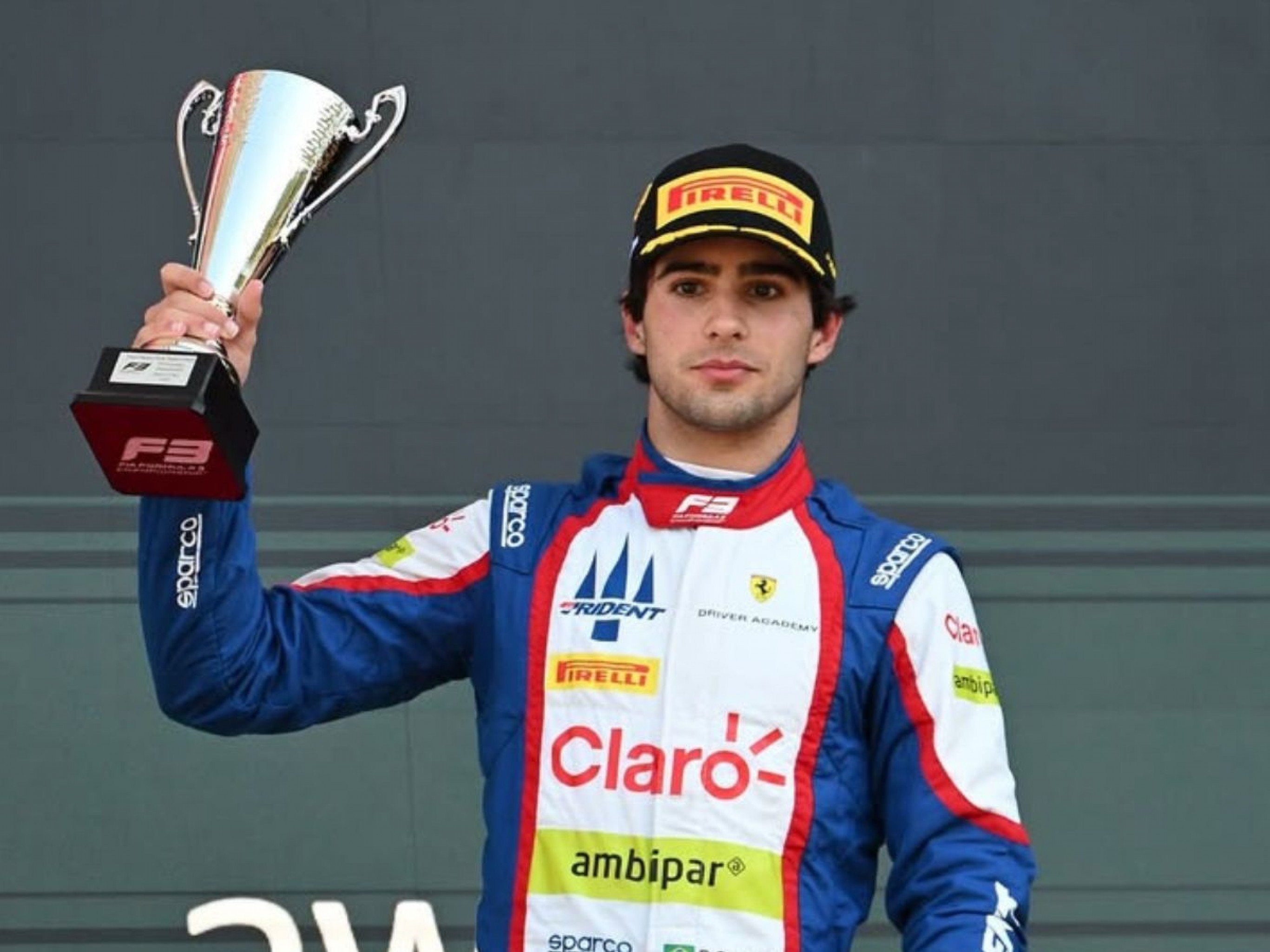 Diretor da Ferrari elogia Rafael Câmara, mas ainda não o vê na F1: "O caminho ainda é longo"