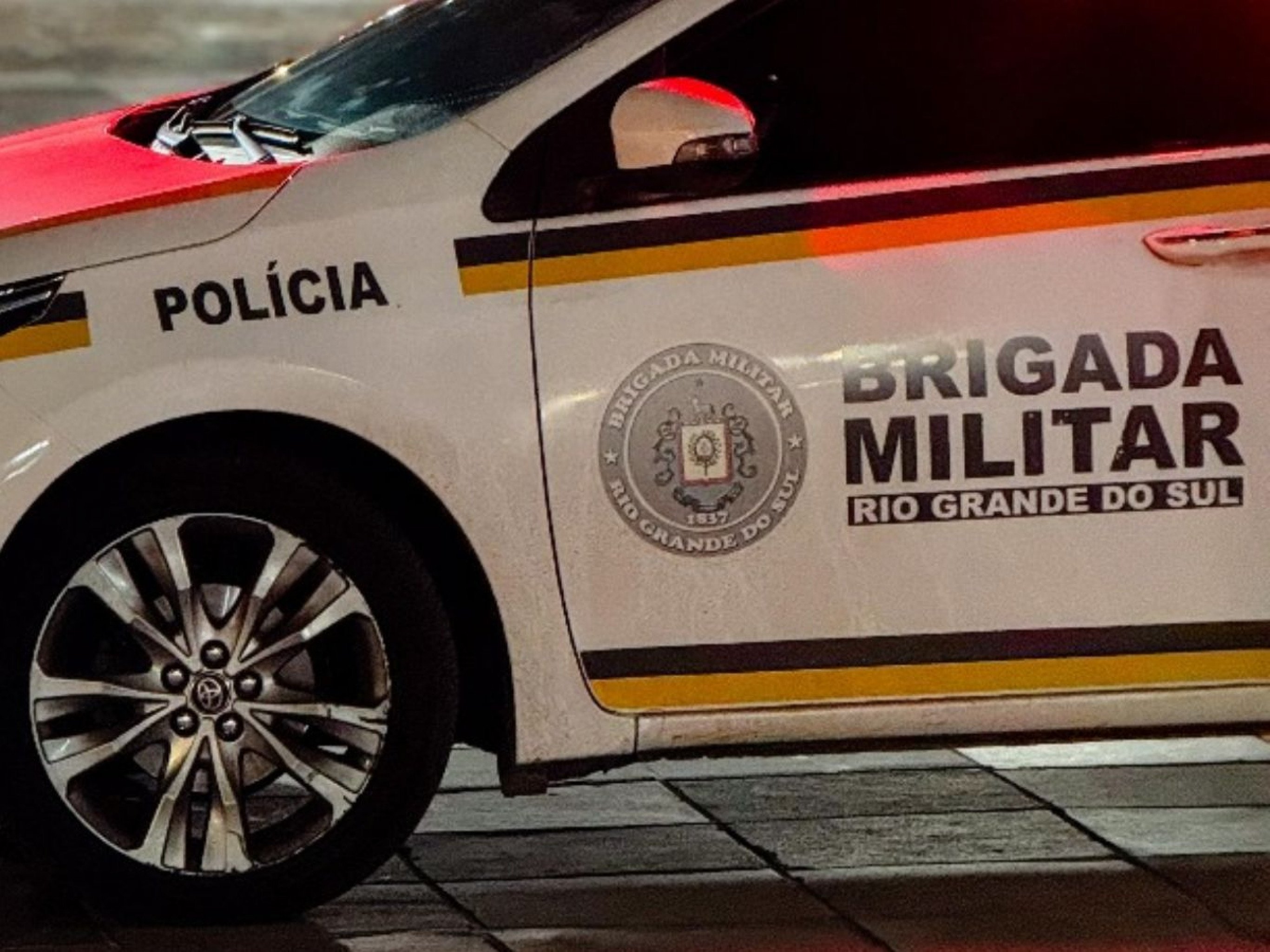 Homem é morto a facadas dentro de casa no litoral norte após discussão com companheira