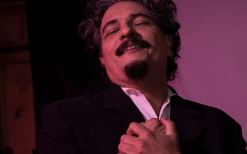 Ator e professor, Ari Meneghini lutava contra um câncer e estava internado desde o dia 25 de abril