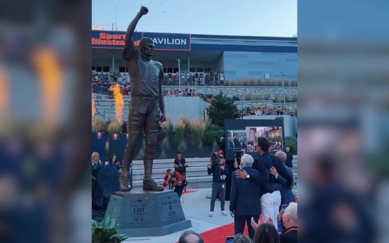 Tom Brady é homenageado pelos Patriots com estátua e provoca rivais | abc+