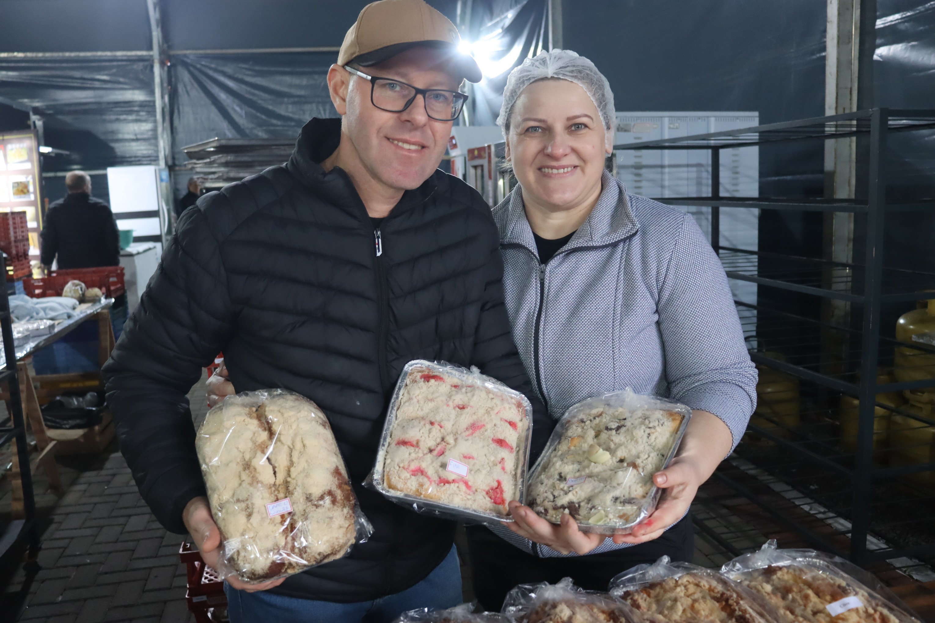 Cuca de café com linguiça e está entre as delicias de evento que aquece a Serra gaúcha em dia típico de inverno