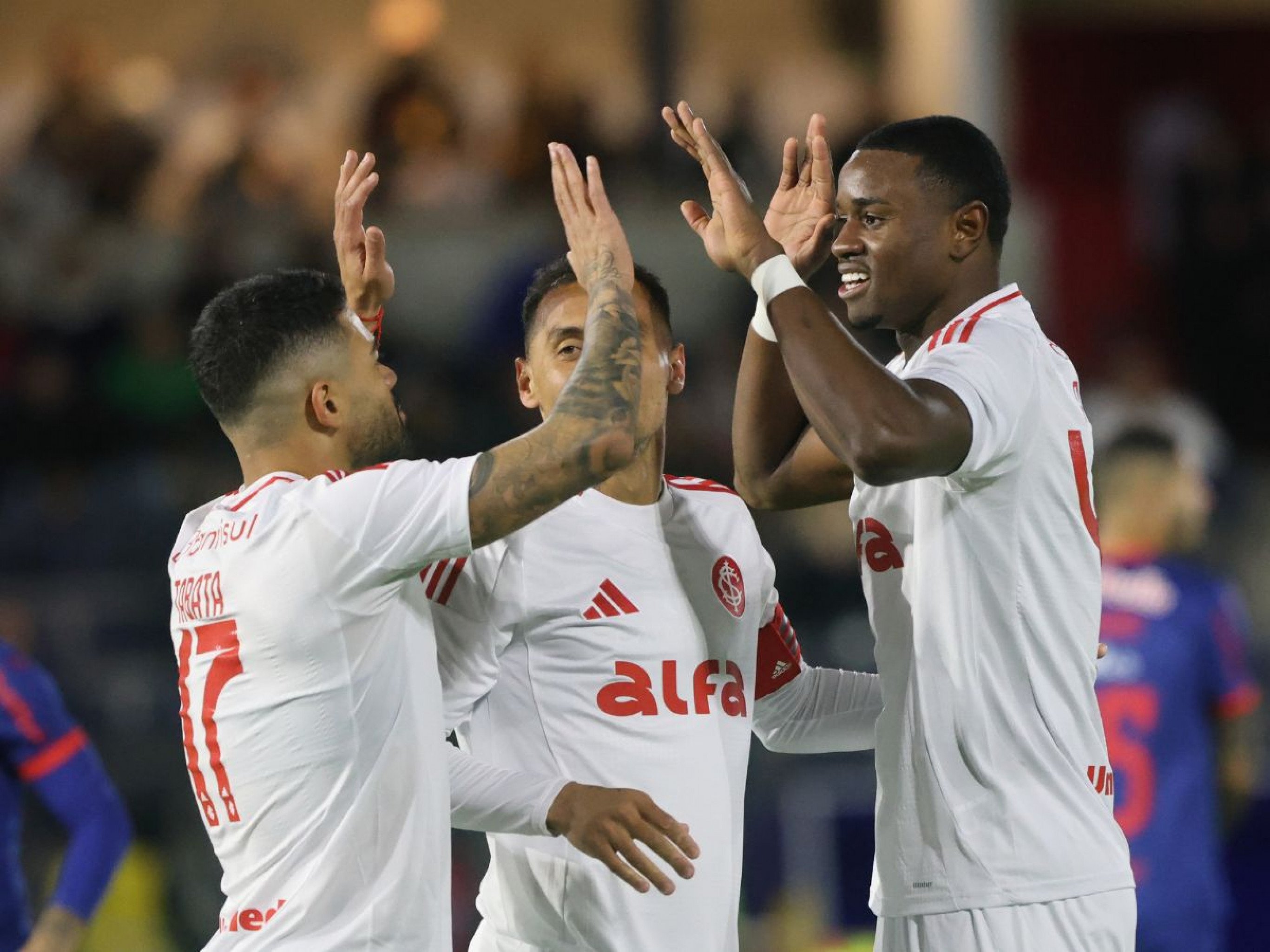 Ricardo Mathias brilha e Inter vence o RB Bragantino fora de casa