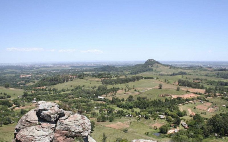 Uma vista da zona rural de Sapucaia do Sul a partir do topo do Morro das Cabras