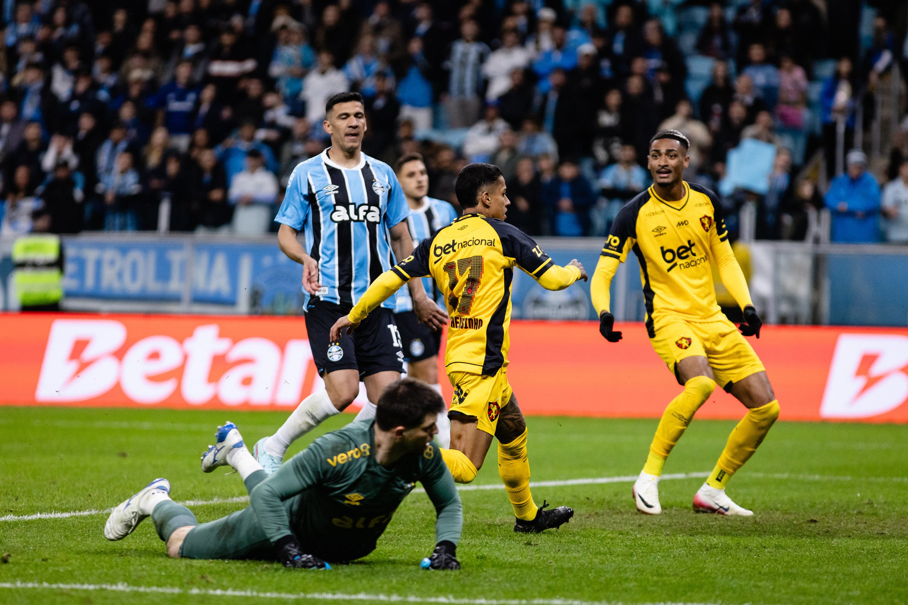 Grêmio é derrotado em casa pelo lanterna do Brasileirão