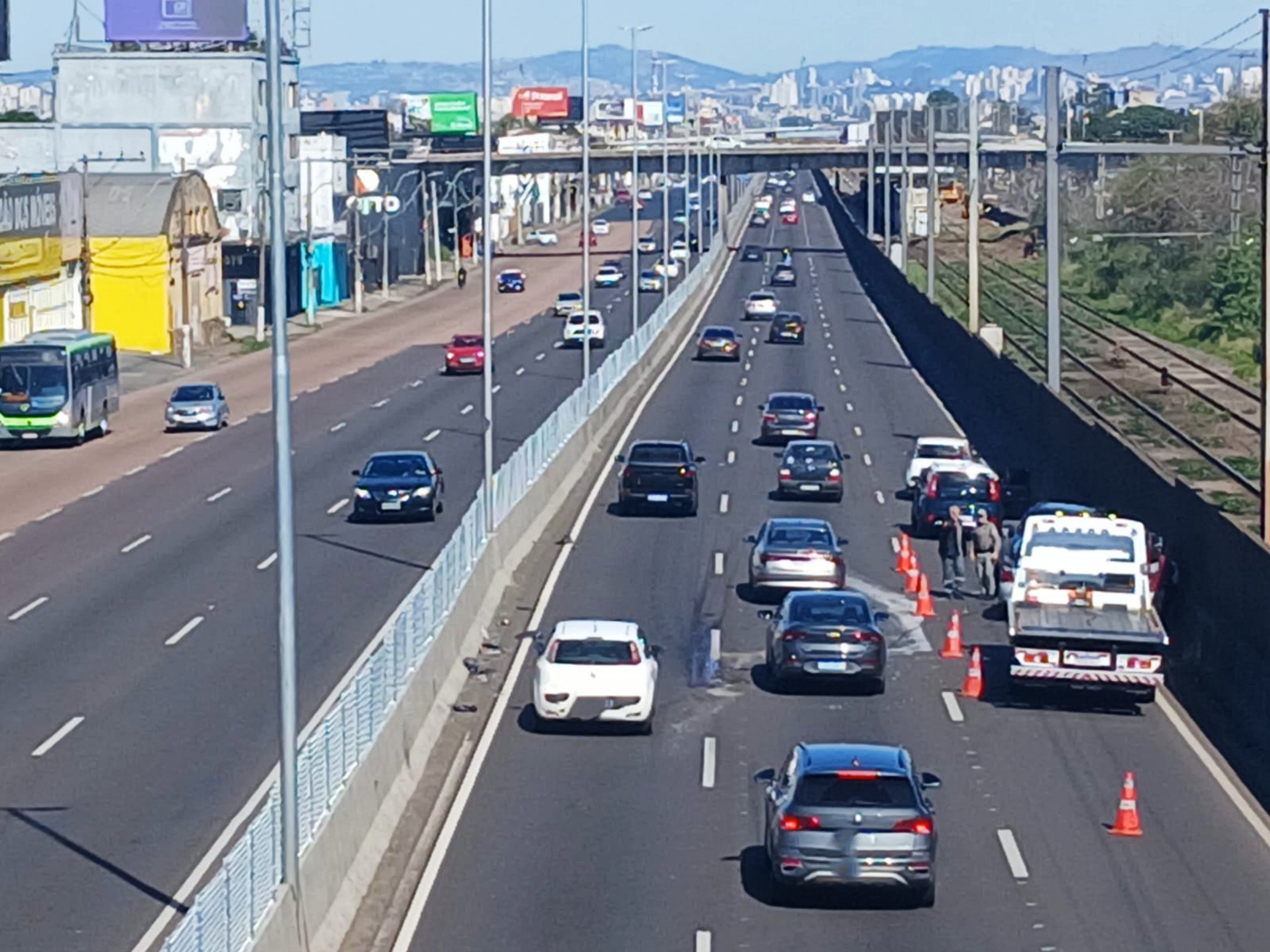BR-116: Acidente entre quatro carros provoca lentidão em Canoas
