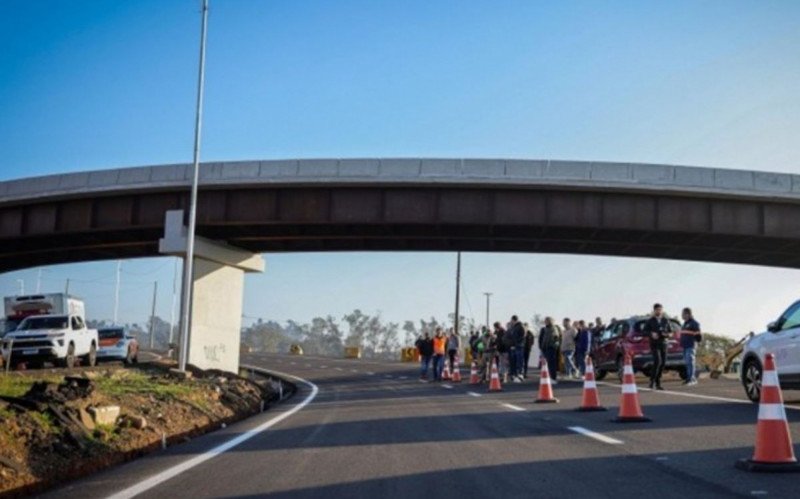 Governo do Estado libera trânsito na pista principal da ERS-118, em Gravataí  | abc+