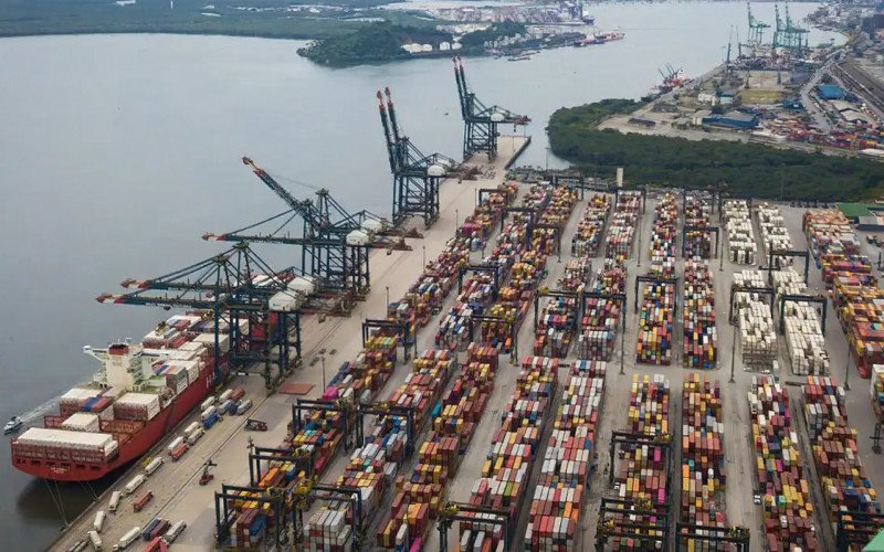Exportações de calçados para os EUA cresceram antes do tarifaço de 50% | abc+