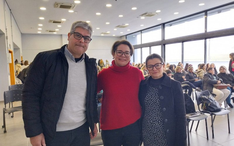 Secretário André Luís da Silva (secretário), Juliana Bohn Bernardes (gerente de educação inclusiva e diversidade) e Marilusa Gonçalves da Silva (psicologa e assessora de educação da Smed) | abc+