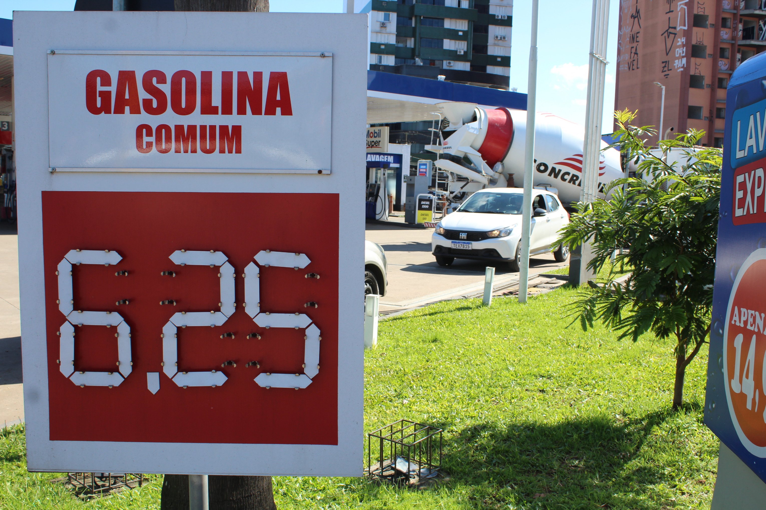 Gasolina comum aumenta 50 centavos e surpreende motoristas na área central de Canoas