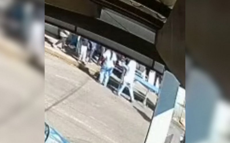 Após parto na calçada, testemunha relata momento de emoção e correria no Hospital Municipal de Novo Hamburgo | abc+