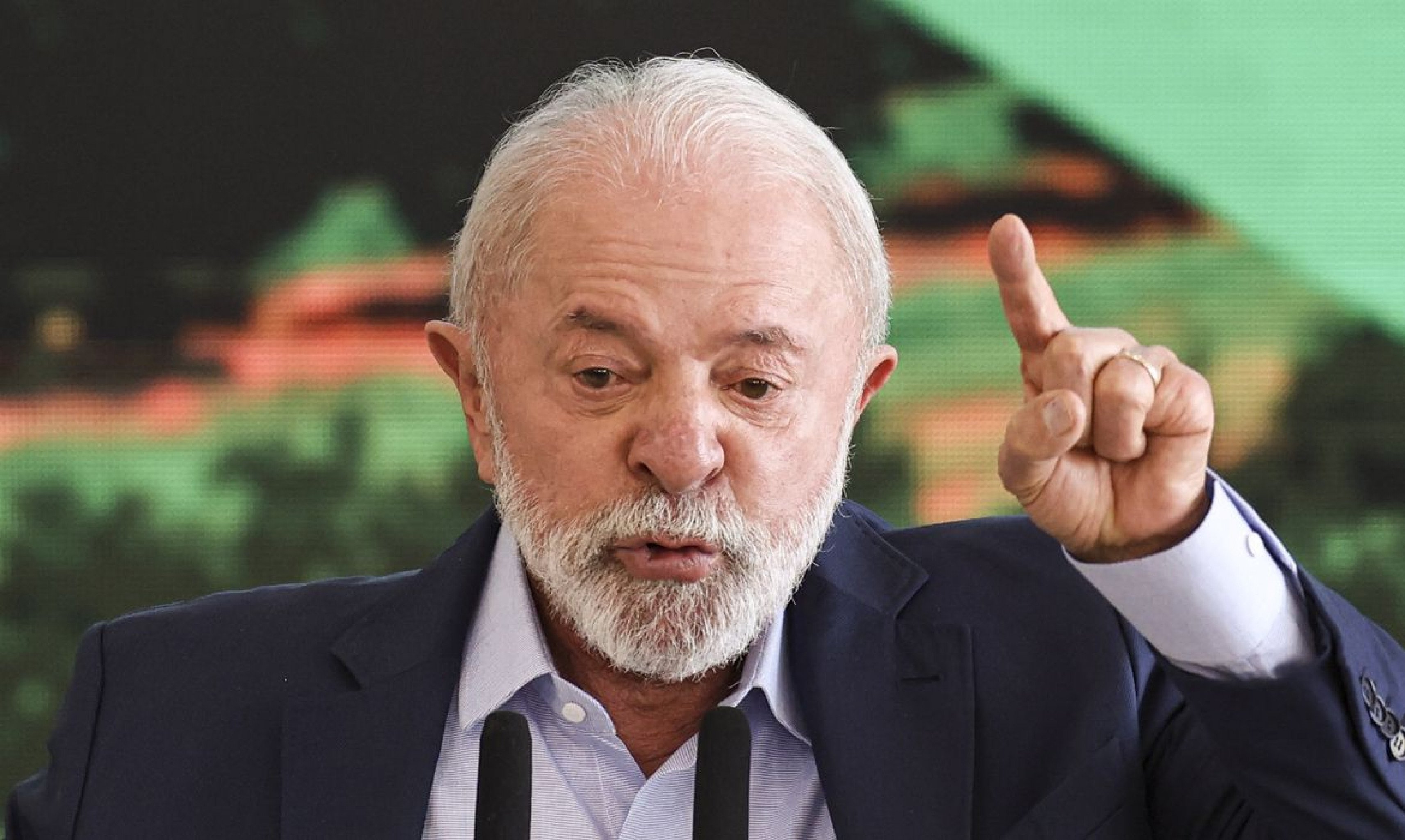 Lula telefona para Xi Jinping e presidentes conversam sobre ampliação de comércio
