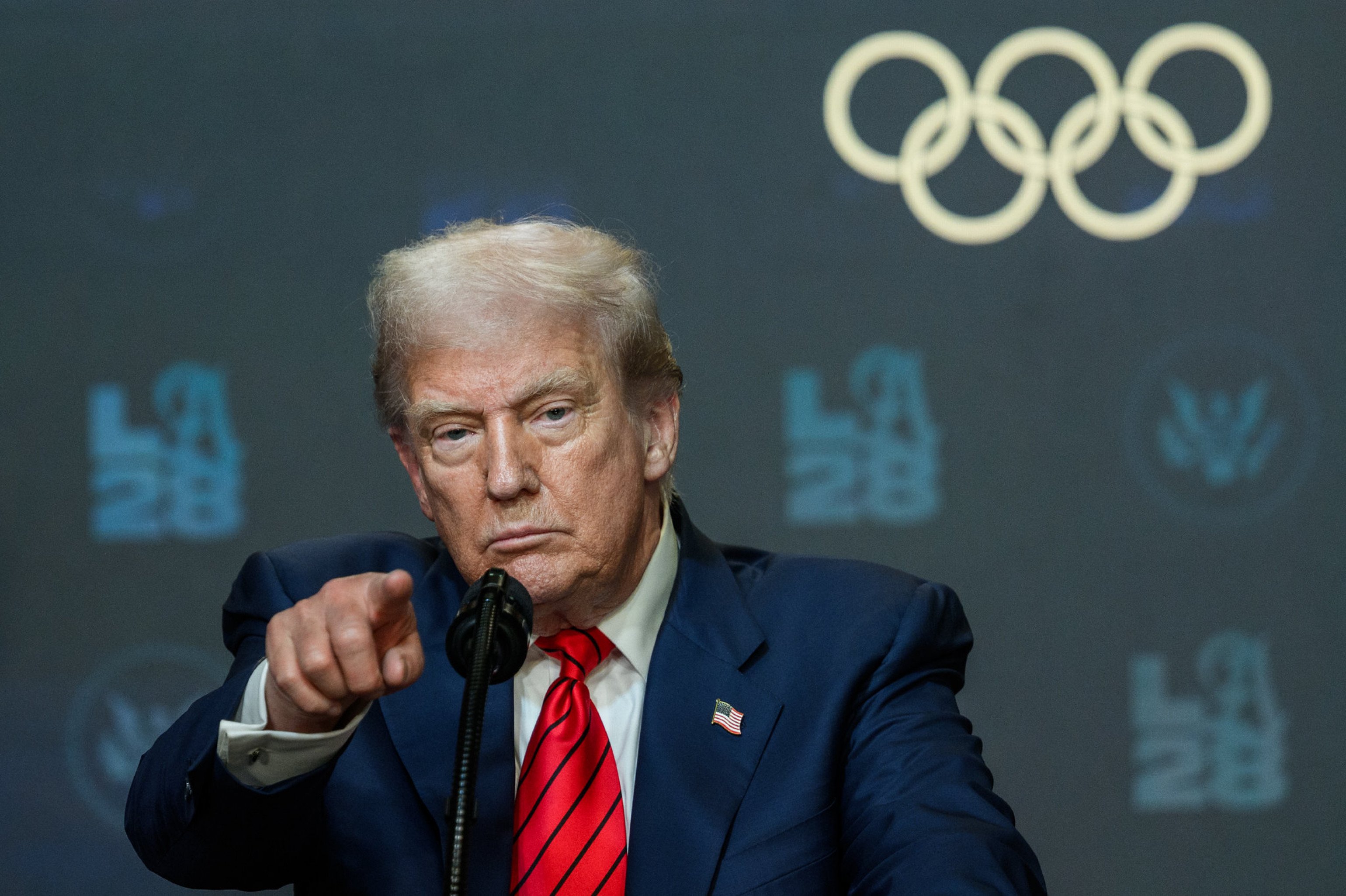 Trump diz que realizou mais um ataque contra embarcação "afilida à organização terrorista"