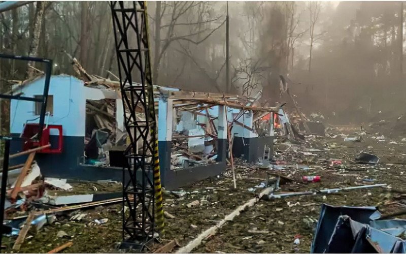 Bombeiros do Paraná reiniciaram buscas pelos corpos nesta quarta-feira (13) | abc+